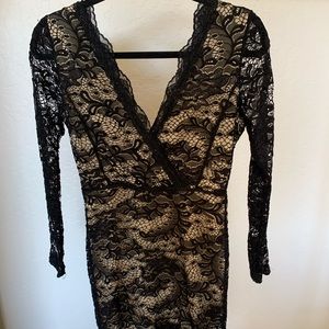 Lace bodycon dress with lining